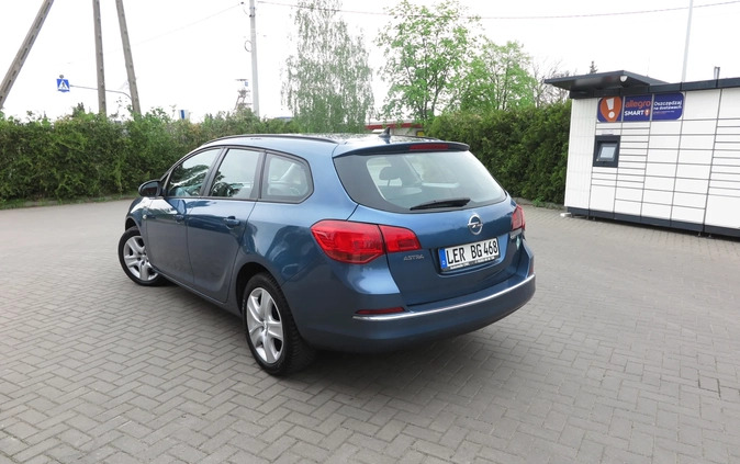 Opel Astra cena 26990 przebieg: 220000, rok produkcji 2014 z Pleszew małe 562